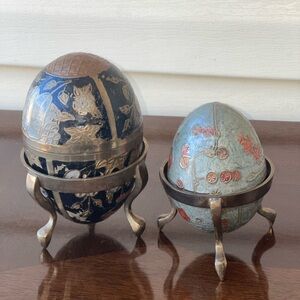 Vtg Hand Enameled Solid Brass Cloisonne Egg Trinket Box with Stand Made in India